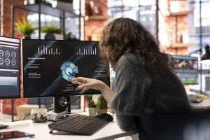 EnterTech 2026: „AI ajută angajaţii din IMM-uri să economisească până la 6 zile de muncă pe lună”